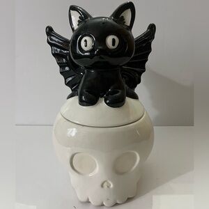 10 Strawberry Street Halloween Goth Black Cat Batwings On Skull Cookie Jar